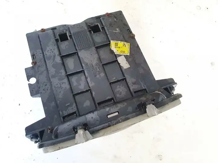 Hyundai Santa Fe (2005 - 2009) dhj39 Вещевой ящик — фото 2