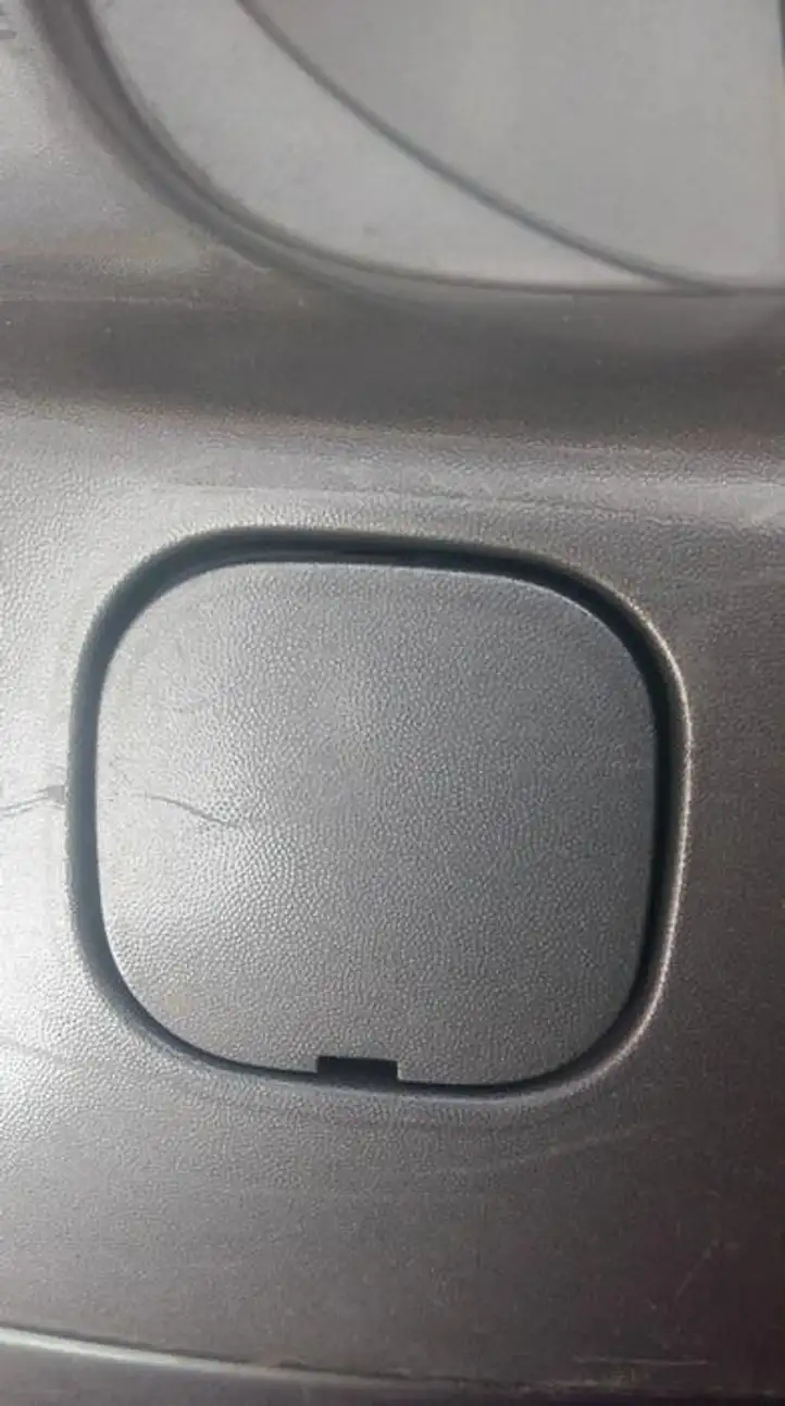 Renault Scenic II - Grand scenic II (2003 - 2006) Заглушка буксировочной петли бампера — фото 1