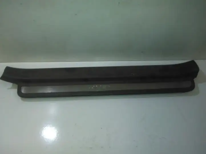 Toyota Avensis T250 (2003 - 2006) 6791305040 Внутренняя отделка переднего порога — фото 1