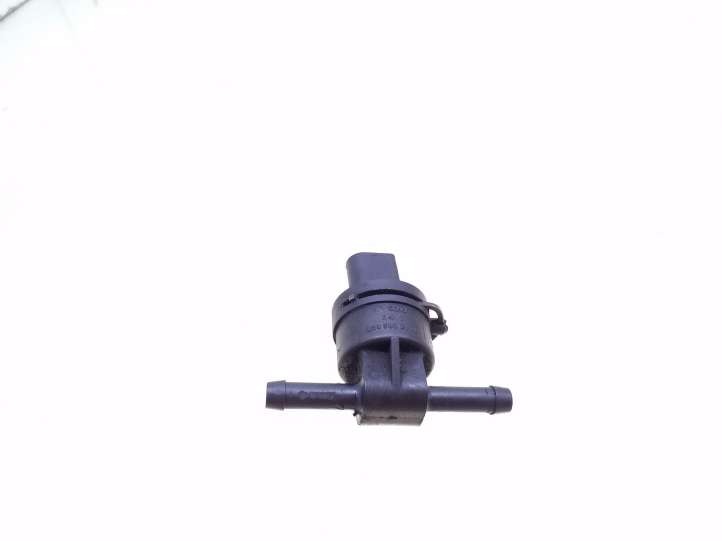 Audi A3/S3 8P (2004 - 2008)  038906081B Датчик температуры топлива