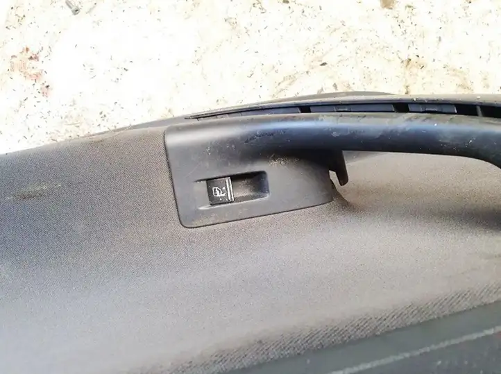Volkswagen Golf V (2003 - 2009) Блок кнопок стеклоподъемников — фото 1