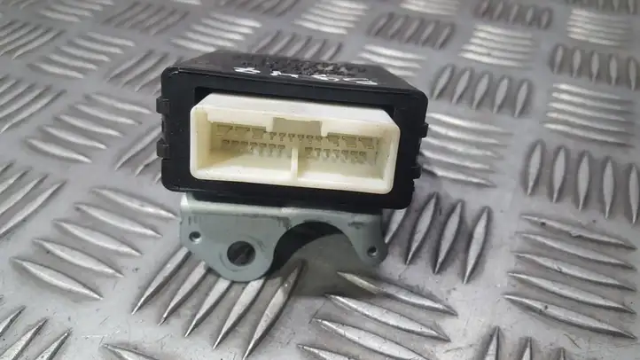 Toyota Auris 150 (2006 - 2012) 8594002040 Реле стеклоочистителей — фото 2
