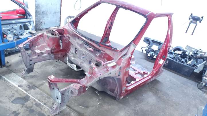 Nissan Juke I F15 (2010 - 2018)   Передняя четверть