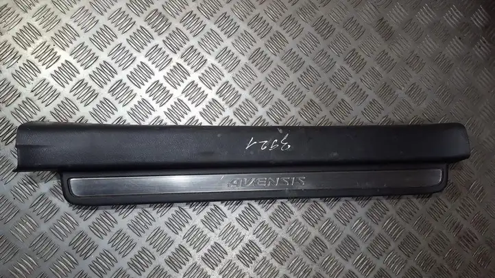 Toyota Avensis T250 (2006 - 2009) 6791305050 Внутренняя отделка переднего порога — фото 1