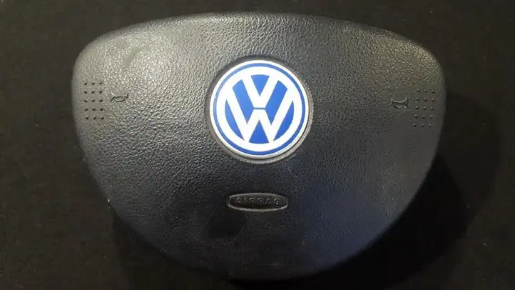 Volkswagen Polo (2001 - 2005) 1C0880201E Подушка безопасности руля — фото 1