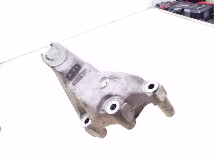 Honda Accord (2003 - 2007)  SDA12 Кронштейн крепления двигателя
