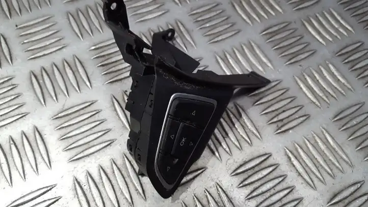 Ford Focus (2011 - 2015) F1ET14K147BB Кнопки на рулевом колесе — фото 1