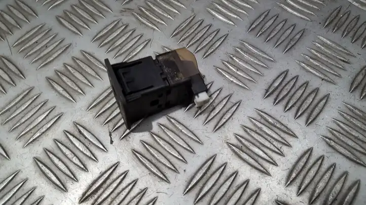 Toyota Corolla Verso AR10 (2004 - 2009) Включатель надувной подушки для пассажира — фото 2