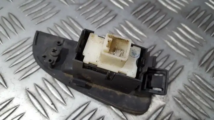 Toyota RAV 4 (XA30) (2006 - 2016) 7427205020 Блок кнопок стеклоподъемников — фото 2