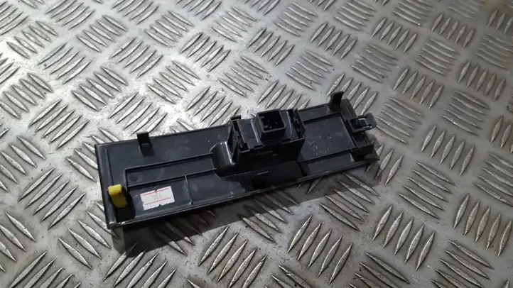 Toyota Corolla Verso AR10 (2004 - 2009) 742320F030 Блок кнопок стеклоподъемников — фото 2