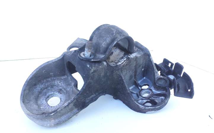 Audi A4 (2004 - 2009)  8E0199352N Кронштейн крепления двигателя