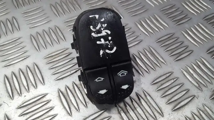 Ford Focus (1998 - 2004) YS4T14529AA Блок кнопок стеклоподъемников — фото 1