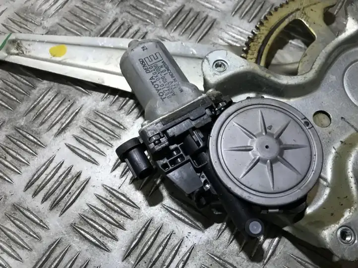 Toyota Hilux (AN10, AN20, AN30) (2011 - 2015) 857100k020 Стеклоподъемник задней двери — фото 1