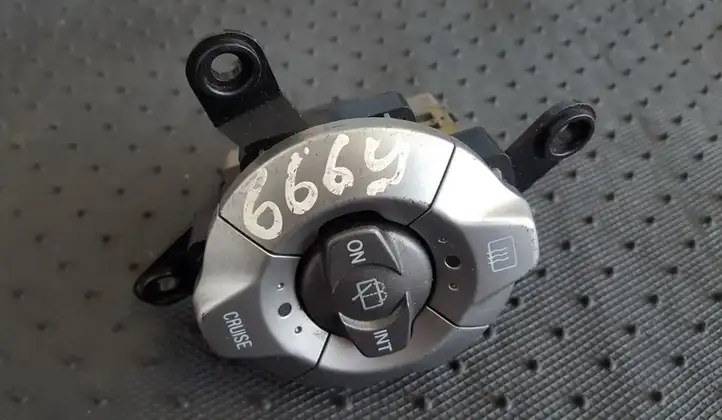 Hyundai Coupe (1999 - 2001) 9371027500 Кнопка обогрева стекла — фото 1