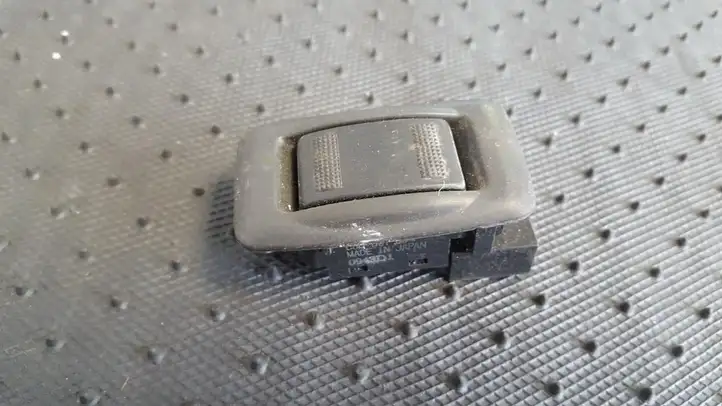Mazda 323 F (2001 - 2003) C8HD9765 Кнопка стеклоподъемников — фото 1