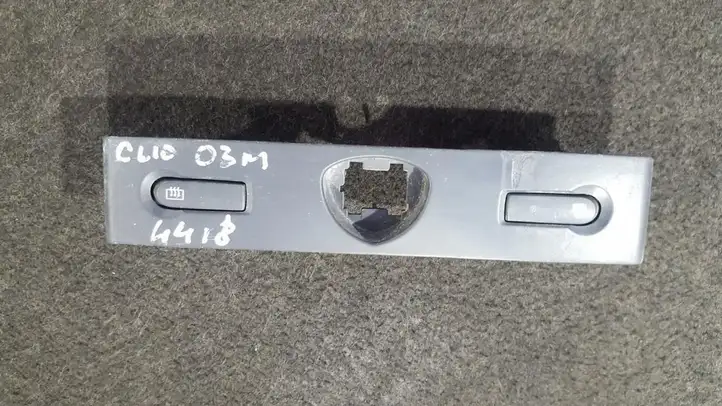 Renault Clio II (2001 - 2005) R6195340 Кнопка обогрева стекла — фото 1