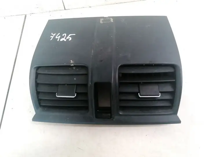 Honda CR-V (2006 - 2009) 77610SWAA0 Центральный воздушный дефлектор — фото 1