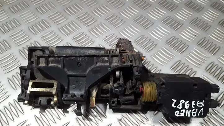 Mercedes-Benz Vaneo W414 (2001 - 2005) 4147600261 Ручка крышки багажника — фото 2