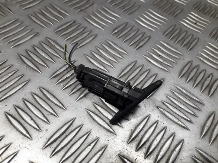 Ford Focus (1998 - 2004) 98ag19b514ac Кнопка закрытия крышки багажника — фото 2
