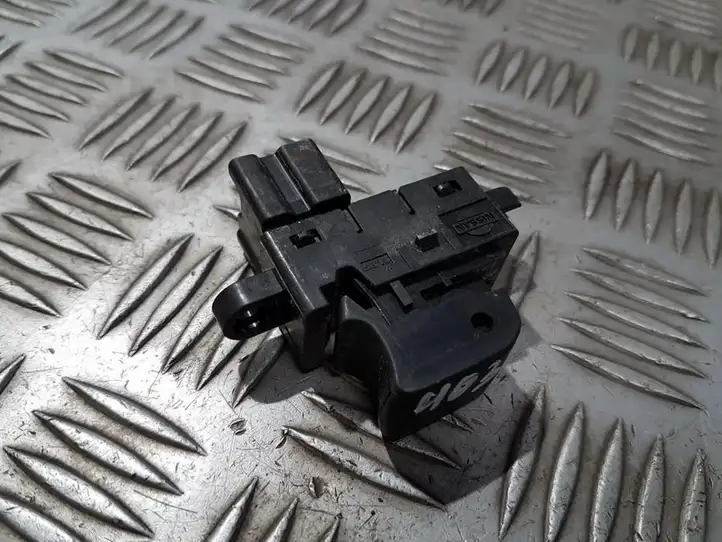 Nissan Qashqai (2006 - 2010) jd000 Блок кнопок стеклоподъемников — фото 1
