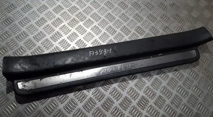 Toyota Avensis T250 (2003 - 2006) 6791405040 Внутренняя отделка переднего порога — фото 1