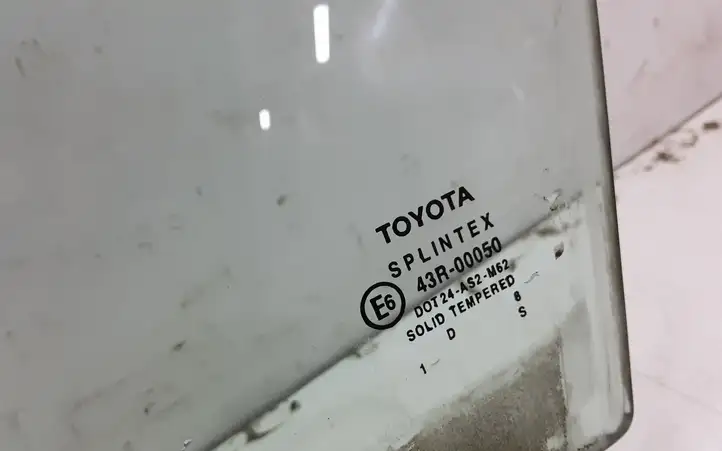 Toyota Avensis T220 (2000 - 2003) 43R00050 Стекло передней двери — фото 2