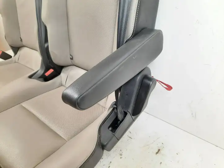 Ford Transit Custom (2014 - ) Второй ряд сидений — фото 5