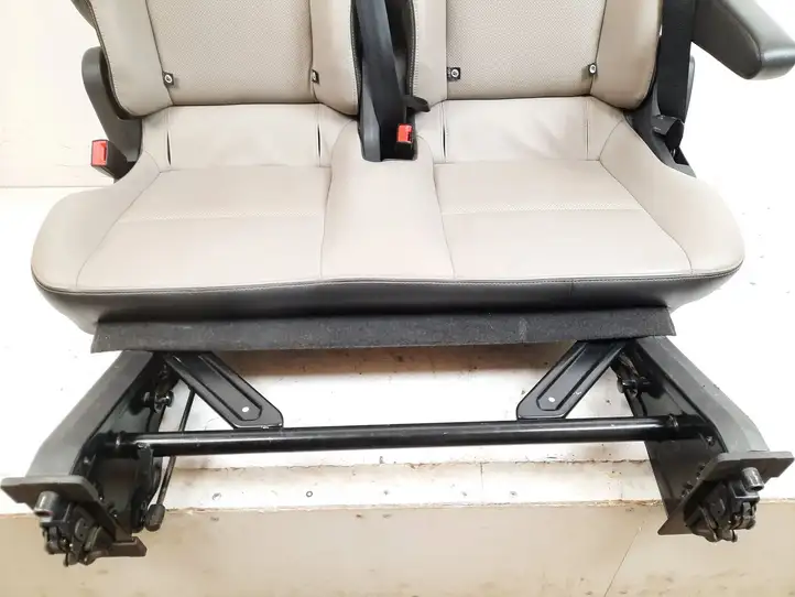 Ford Transit Custom (2014 - ) Второй ряд сидений — фото 11