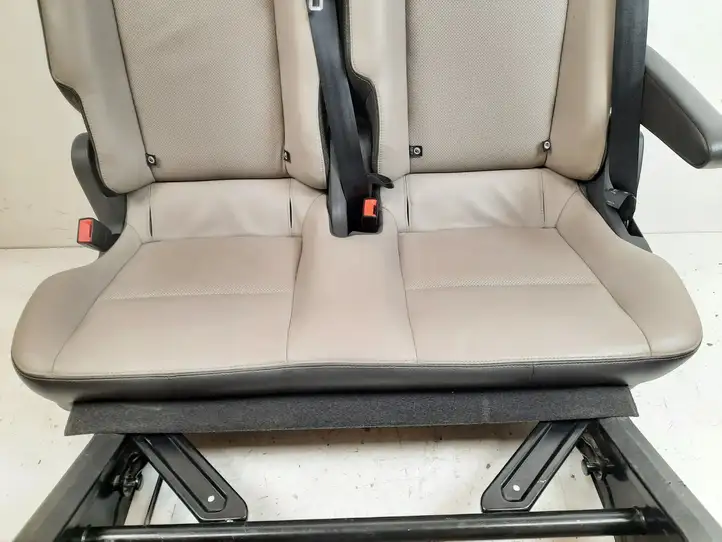 Ford Transit Custom (2014 - ) Второй ряд сидений — фото 15