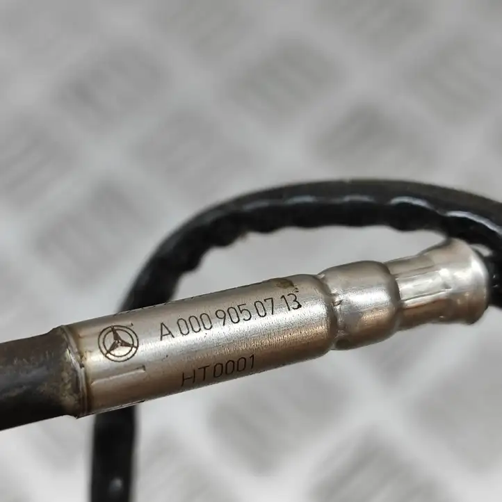 Mercedes-Benz GLC X253/C253 (2015 - )  A0009050713 Измеритель температуры масла