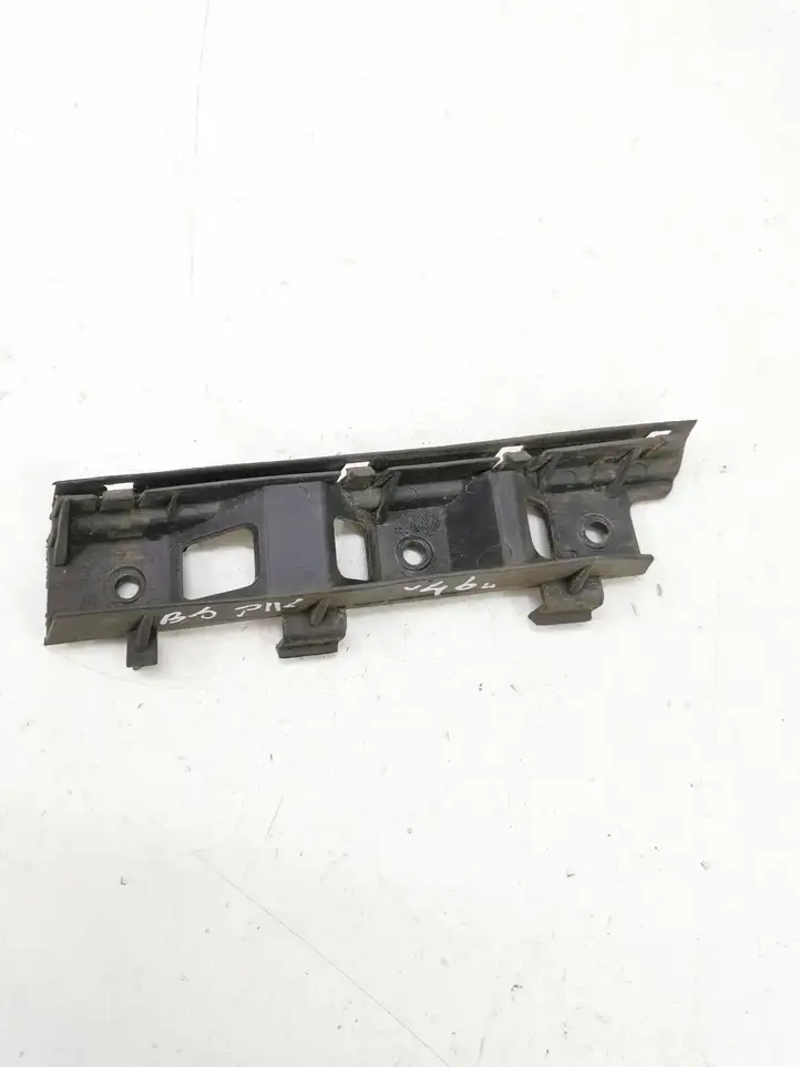 Volkswagen PASSAT B6 (2005 - 2010)   Передний держатель бампера