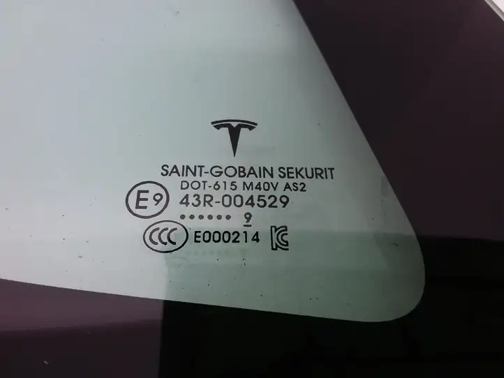 Tesla Model 3 (2017 - 2023) 108070600H Заднее боковое стекло — фото 4