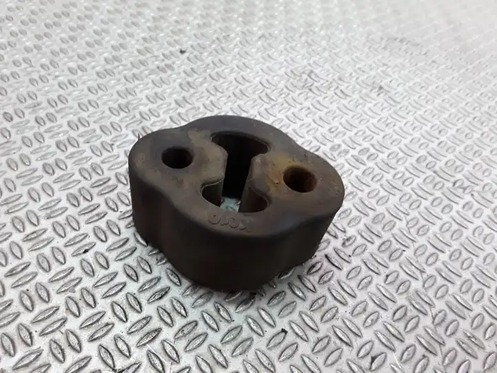 Kia Sorento (2002 - 2006)   Держатель глушителя