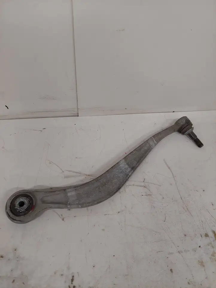 BMW 5 F10 F11 (2009 - 2016)  608216 Рычаг