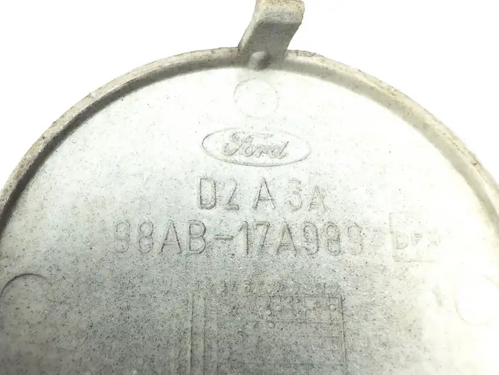 Ford Focus (1998 - 2004) 98ab17a989 Заглушка буксировочной петли — фото 2