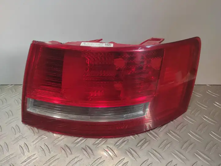 Audi A6 S6 C6 4F (2004 - 2008) 4F5945096L Задний фонарь в кузове — фото 1