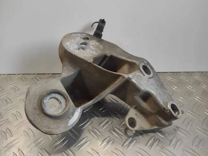 Audi A6 S6 C6 4F (2004 - 2008) 4F0199352M Кронштейн двигателя — фото 1