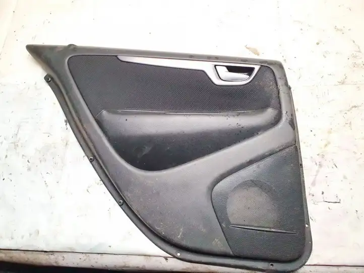 Volvo S60 (2004 - 2010) Обшивка задней двери — фото 1