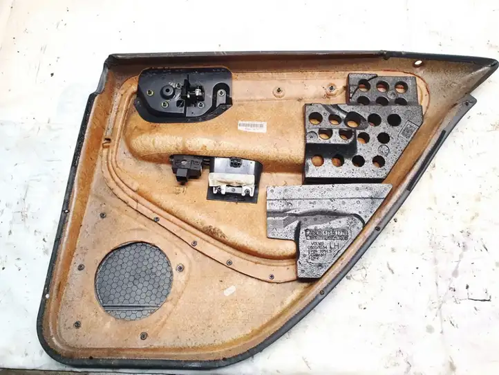 Volvo S60 (2004 - 2010) Обшивка задней двери — фото 2