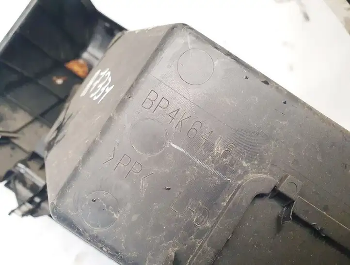 Mazda 3 I (2003 - 2006) bp4k64161 Вещевой ящик — фото 3
