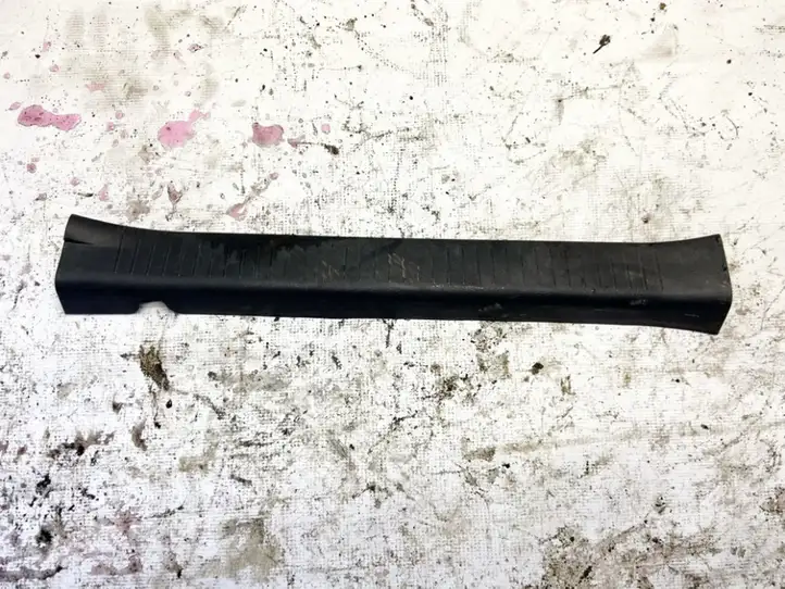 Toyota Avensis Verso (2004 - 2009) 6791444020 Внутренняя отделка переднего порога — фото 1
