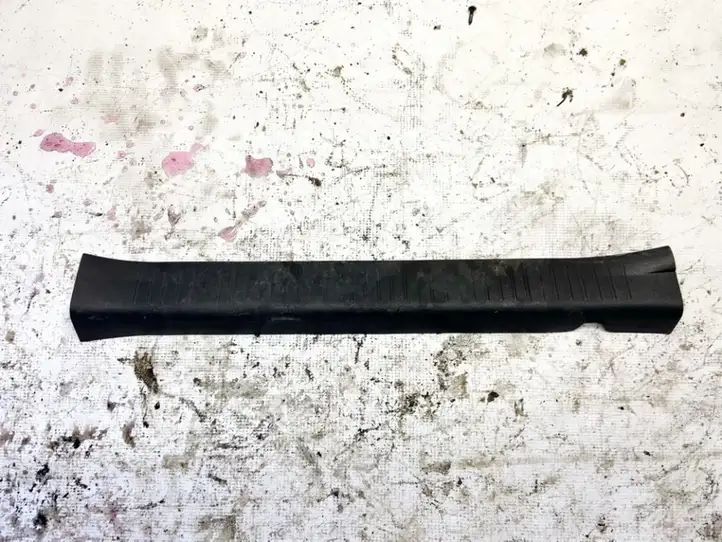 Toyota Avensis Verso (2004 - 2009) 6791344020 Внутренняя отделка переднего порога — фото 1