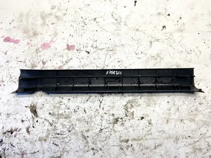 Toyota Avensis Verso (2004 - 2009) 6791344020 Внутренняя отделка переднего порога — фото 2