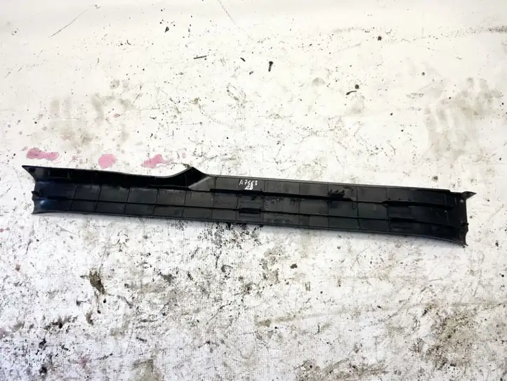 Toyota Avensis Verso (2004 - 2009) 6791744030 Внутренняя отделка заднего порога — фото 2