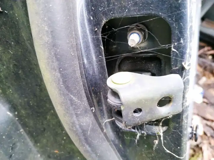 Ford Focus (2005 - 2008) Ограничитель задней двери — фото 1