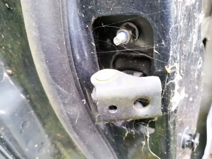 Ford Focus (2005 - 2008) Ограничитель задней двери — фото 2