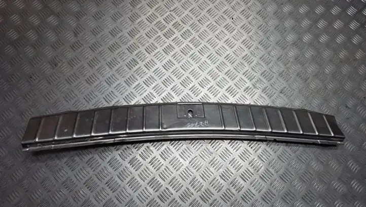Porsche Cayenne (9PA) (2002 - 2010) Отделка порога багажника — фото 1