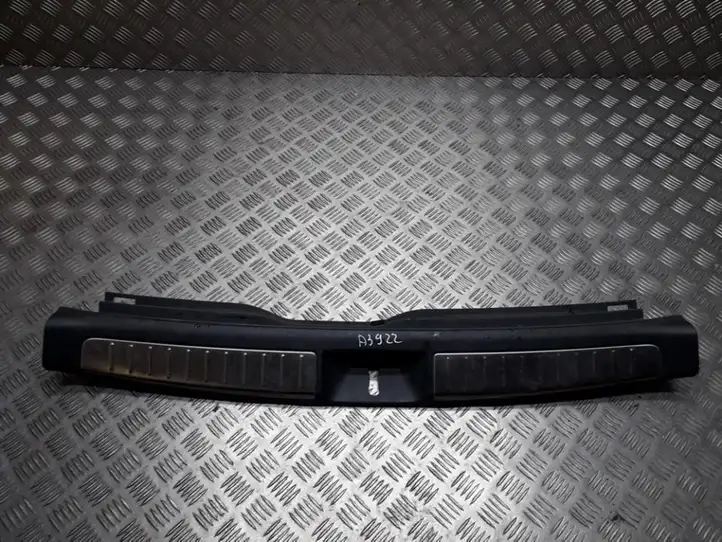 Toyota Avensis T250 (2006 - 2009) 5838705090 Отделка порога багажника — фото 1