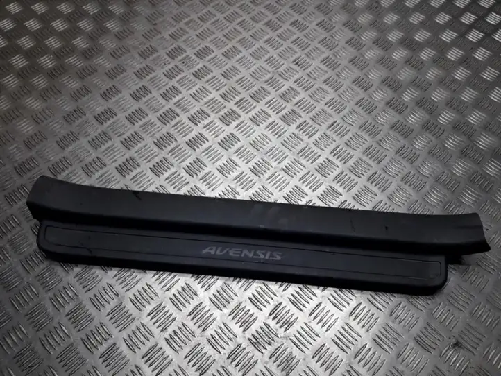 Toyota Avensis T250 (2006 - 2009) 6791405030 Внутренняя отделка переднего порога — фото 1