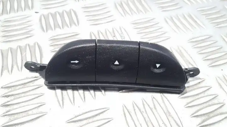 Opel Astra G (1998 - 2004) 1572 Кнопки на рулевом колесе — фото 1